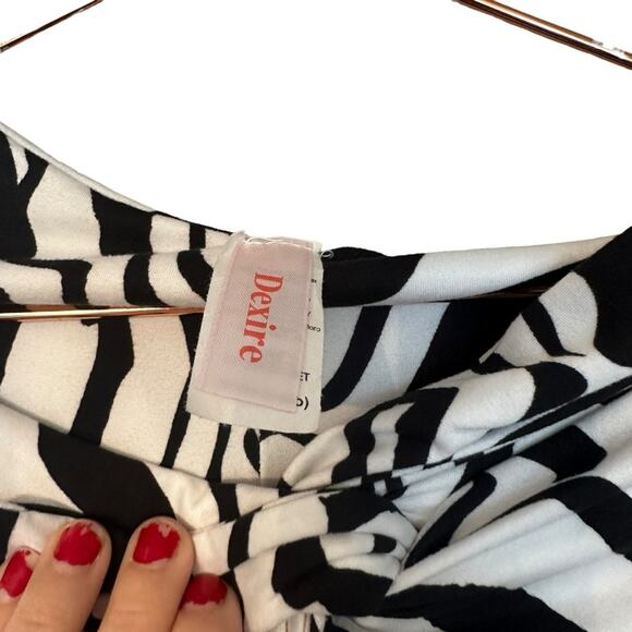 Dexire zebra soft maxi dress coverup size medium - Picture 3 of 6